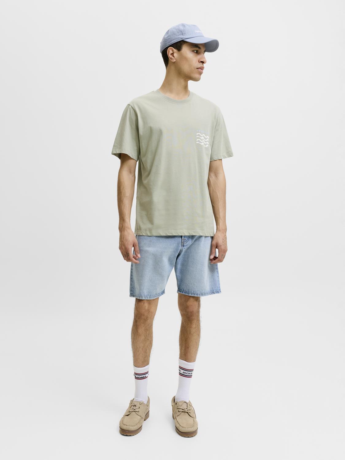 model_shot-front_full